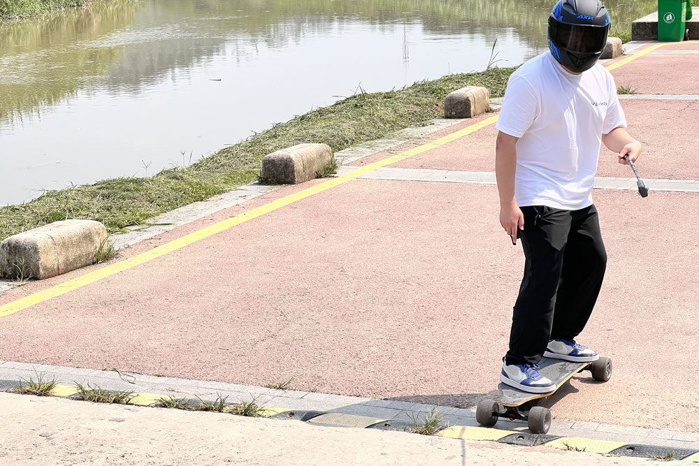 Electric Skateboard Climbing