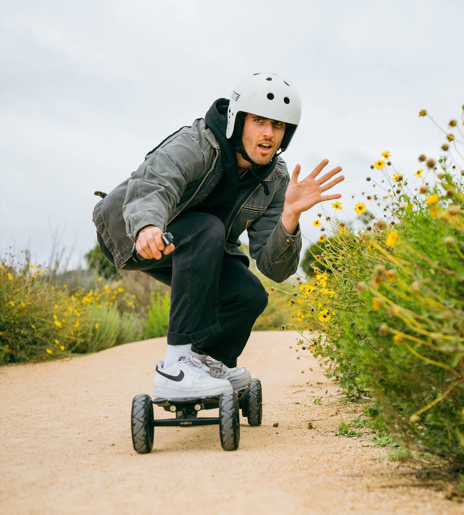 ride a motorized longboards