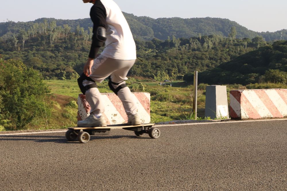 veymax electric skateboarding near airport