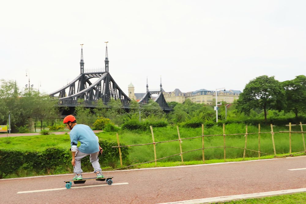 veymax electric skateboard in the airline